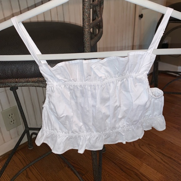 Small white tank from H&M ! Never worn! - Picture 2 of 3